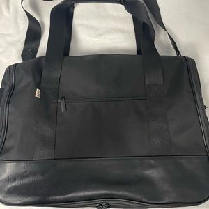 BEIS hanging duffle